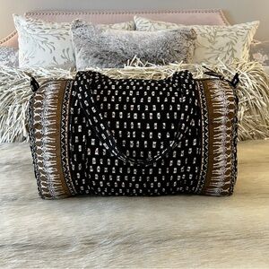 Vintage VERA BRADLEY Zebra 2001 M Duffle Bag Carryon Travel Black Tan Animal
